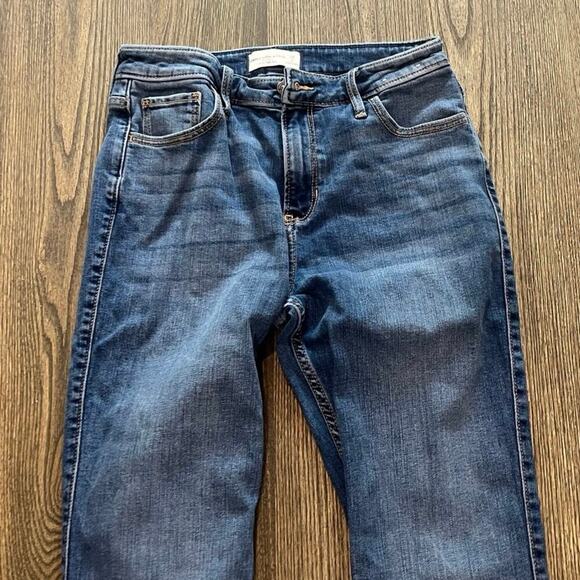 Abercrombie & Fitch The Flare Ultra High Rise Jenas Medium Wash Blue Size 28/6R - Picture 4 of 11